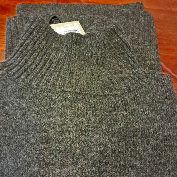 LARGE HM Oversized Sweater. - Picture 10 of 10